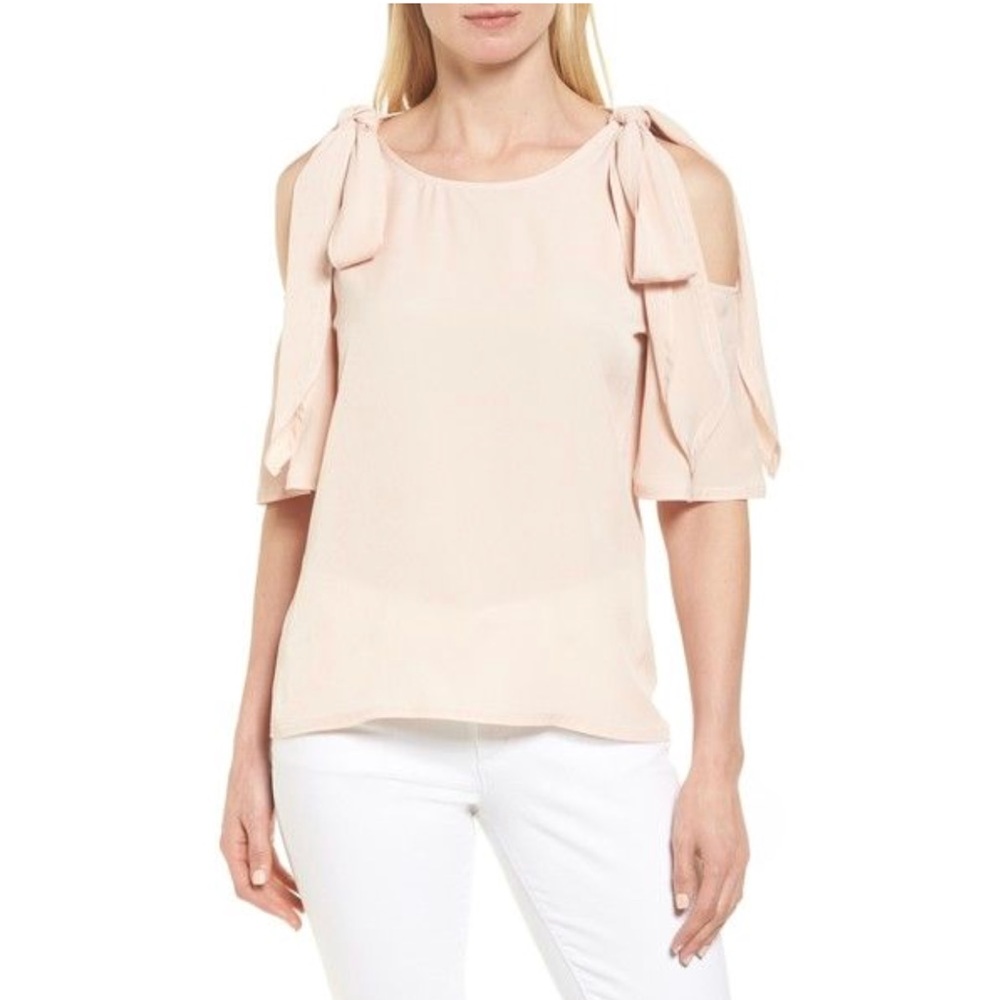 NWT. Bow Detail Cold Shoulder Top in Blush.